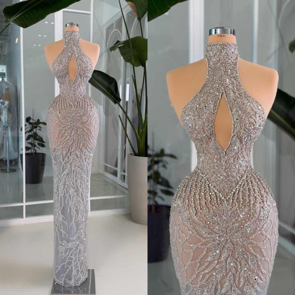 ชุดราตรีทรงเรียบหรู คอแบบฮัลเต - Maxi Dress Halter บทวิจารณ์และราคา